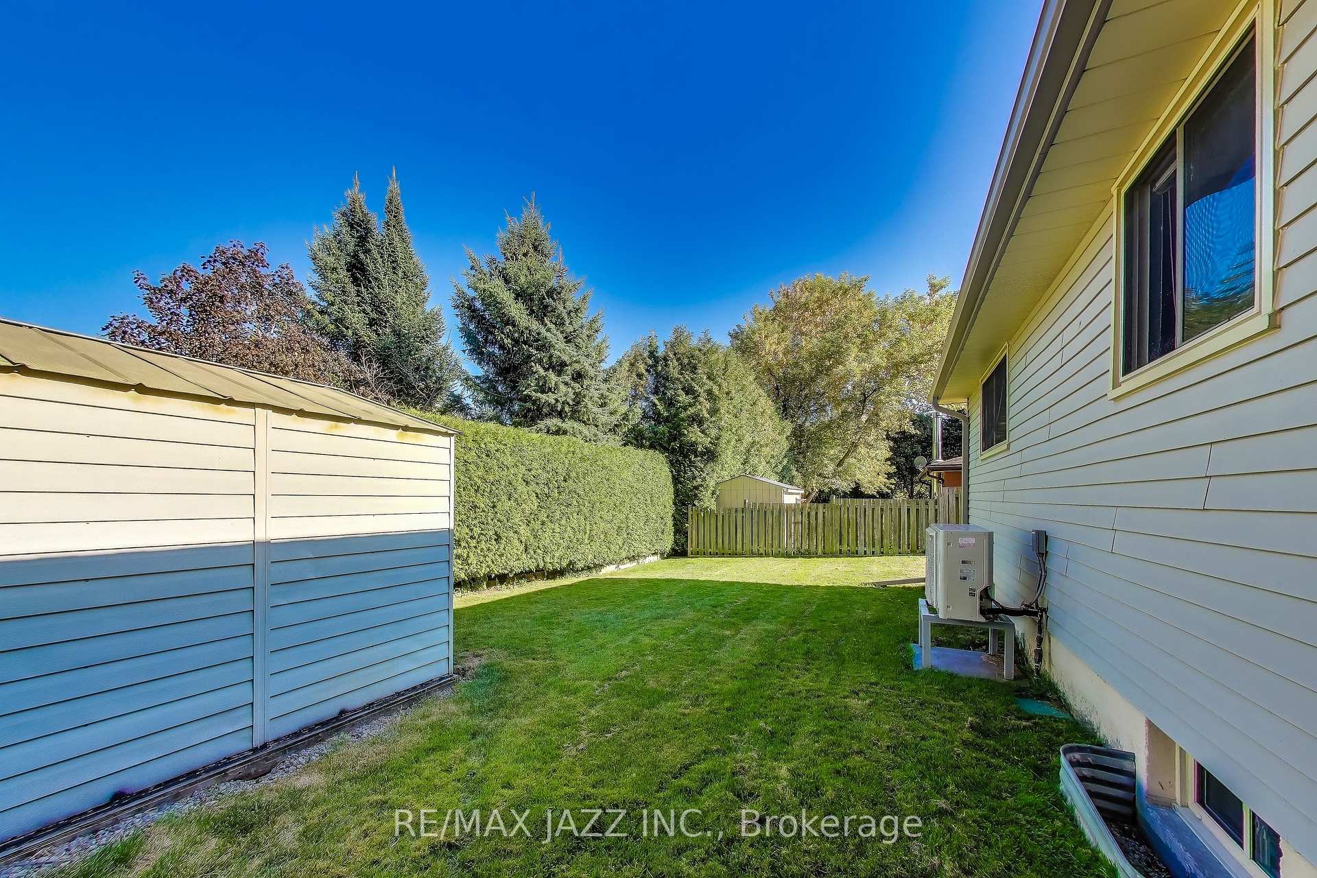 Photo 24 of 417 Crestwood Drive, Oshawa, O'Neill — HOMEH