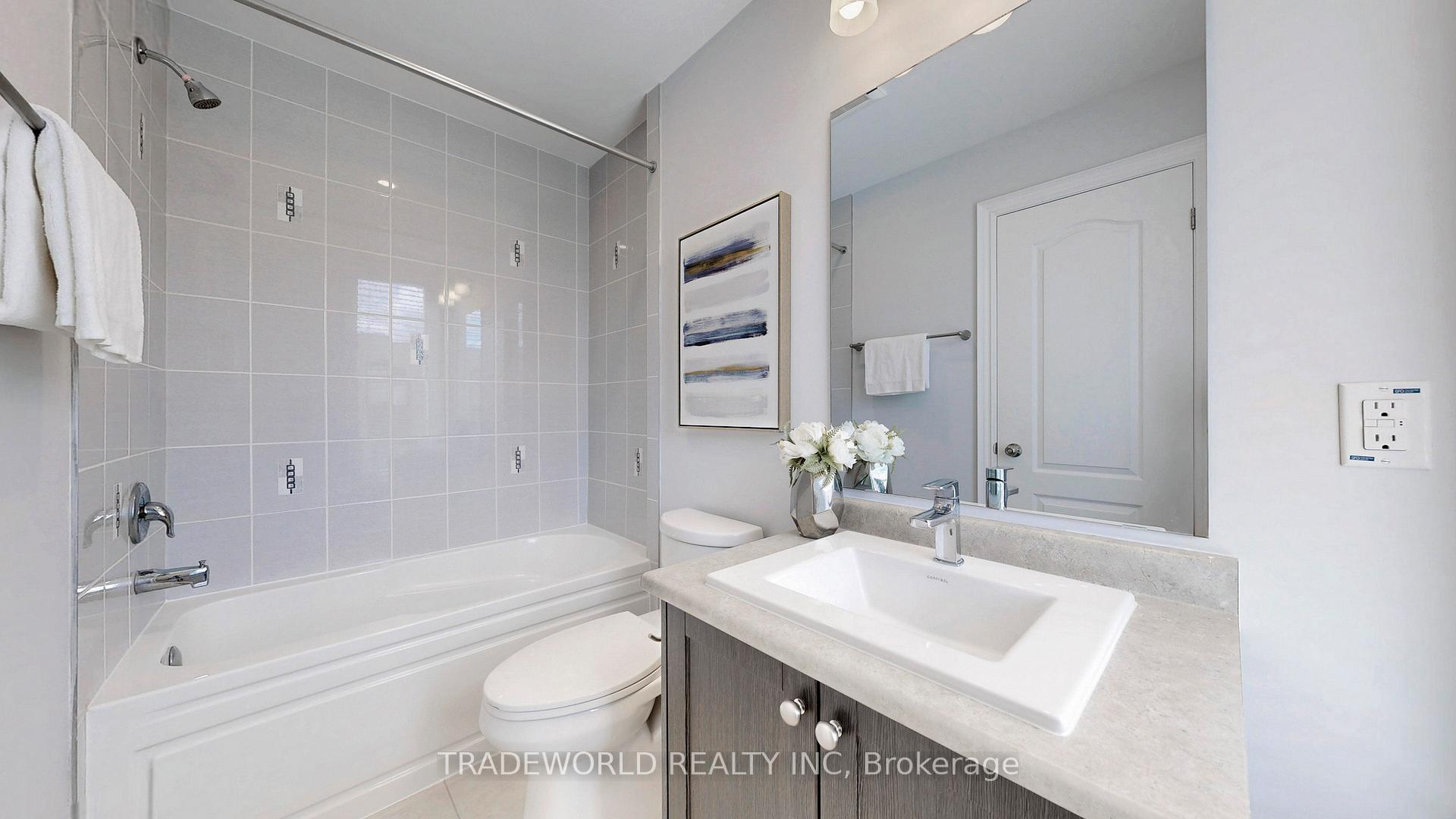 Photo 23 of 66 William Saville Street, Markham, Unionville — HOMEH