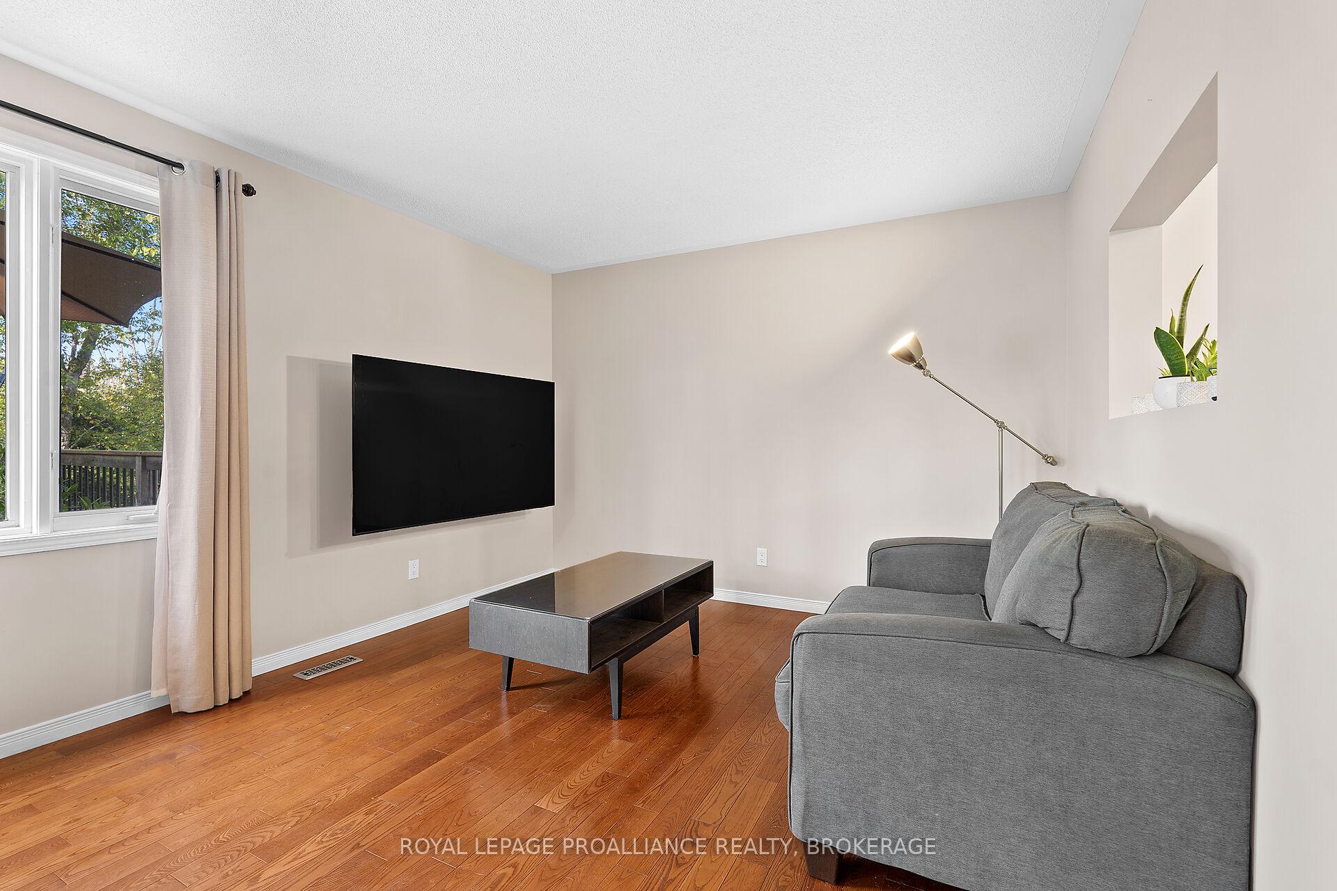 Photo 5 of 587 Teal Court, Kingston, East Gardiners Rd — HOMEH