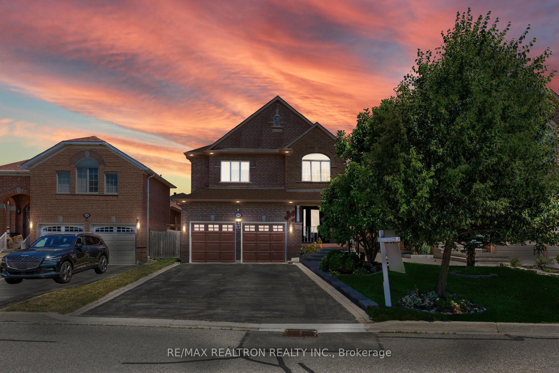 Photo 1 of 104 Preston Hill Crescent, Vaughan, Patterson — HOMEH
