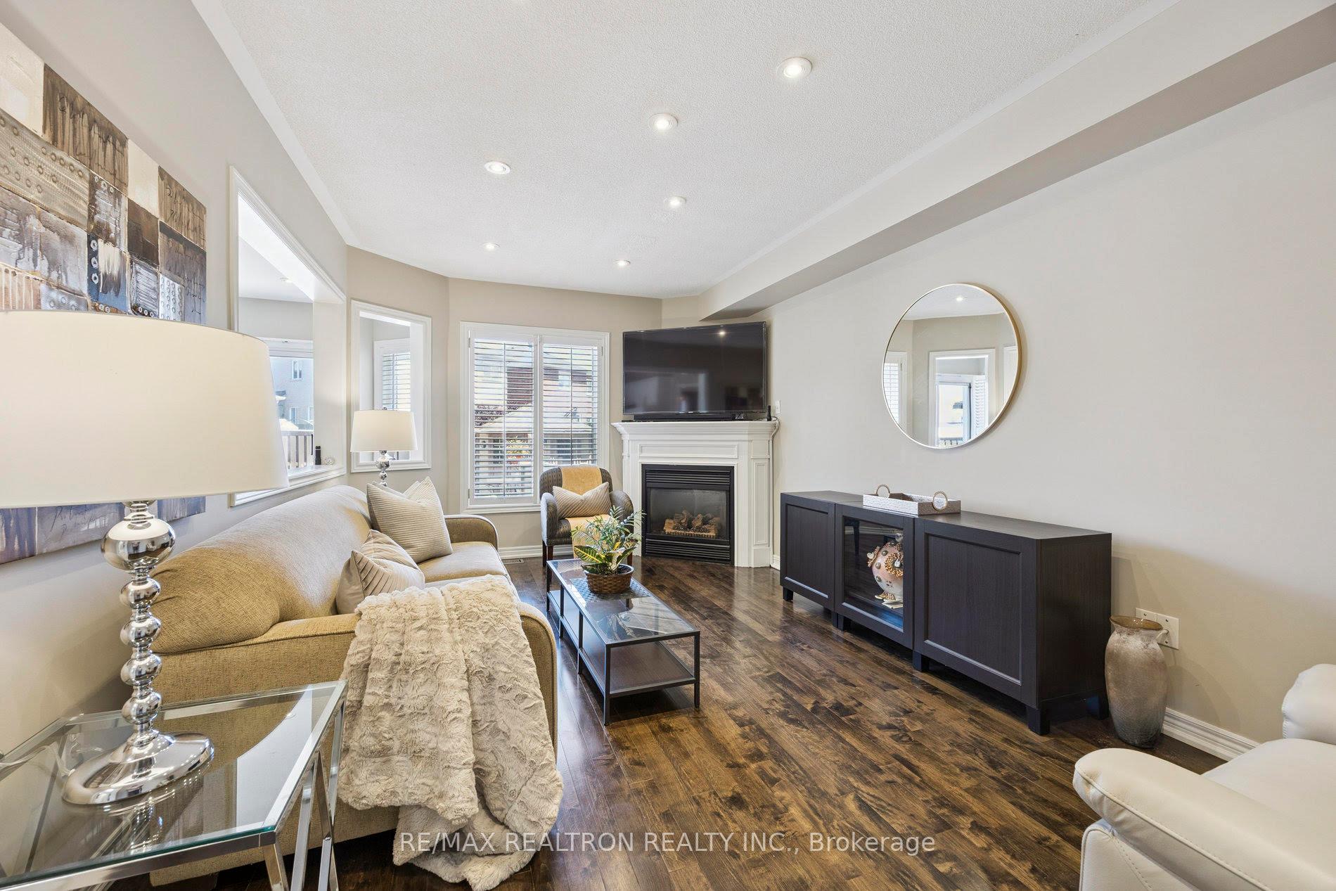 Photo 14 of 104 Preston Hill Crescent, Vaughan, Patterson — HOMEH