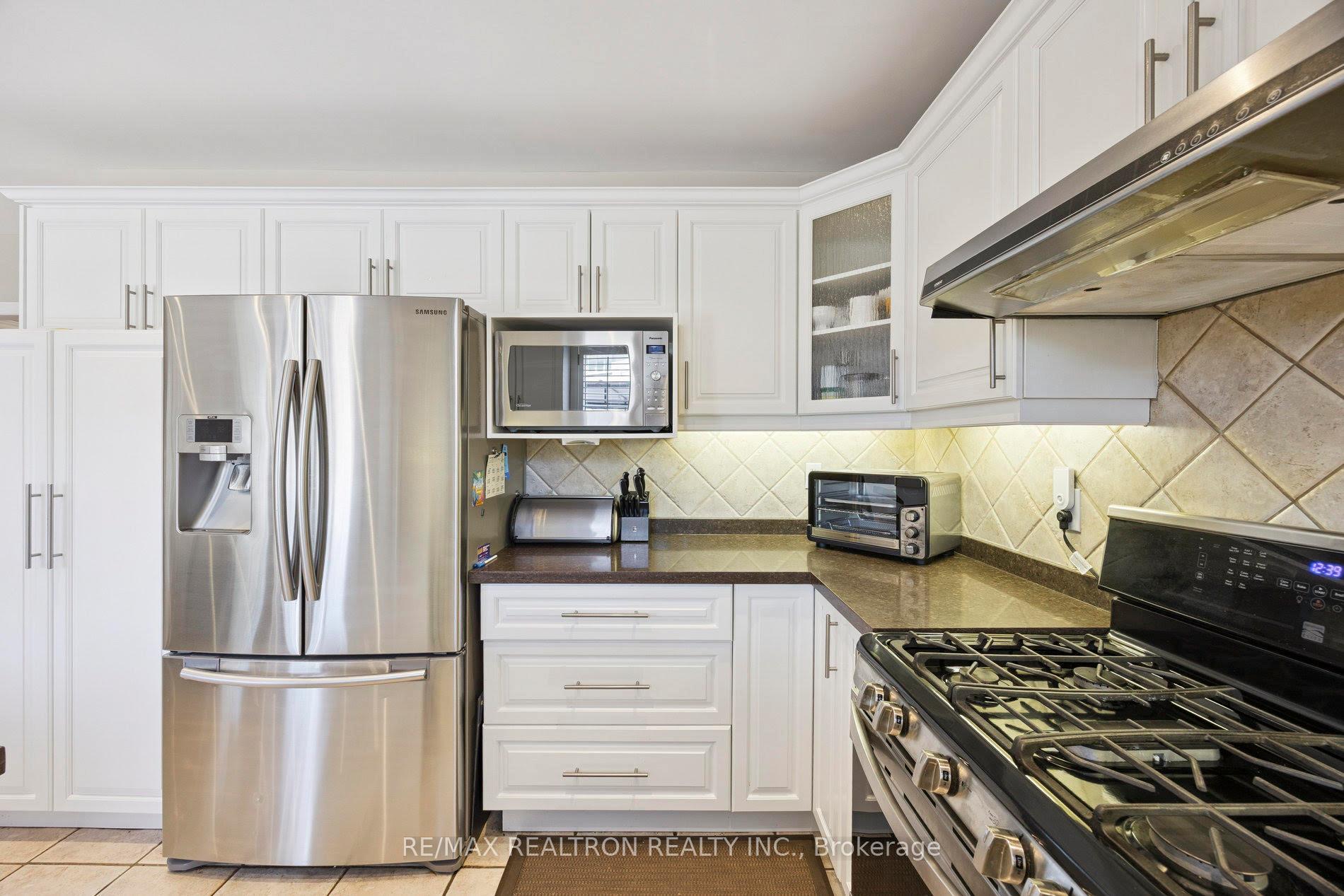 Photo 17 of 104 Preston Hill Crescent, Vaughan, Patterson — HOMEH