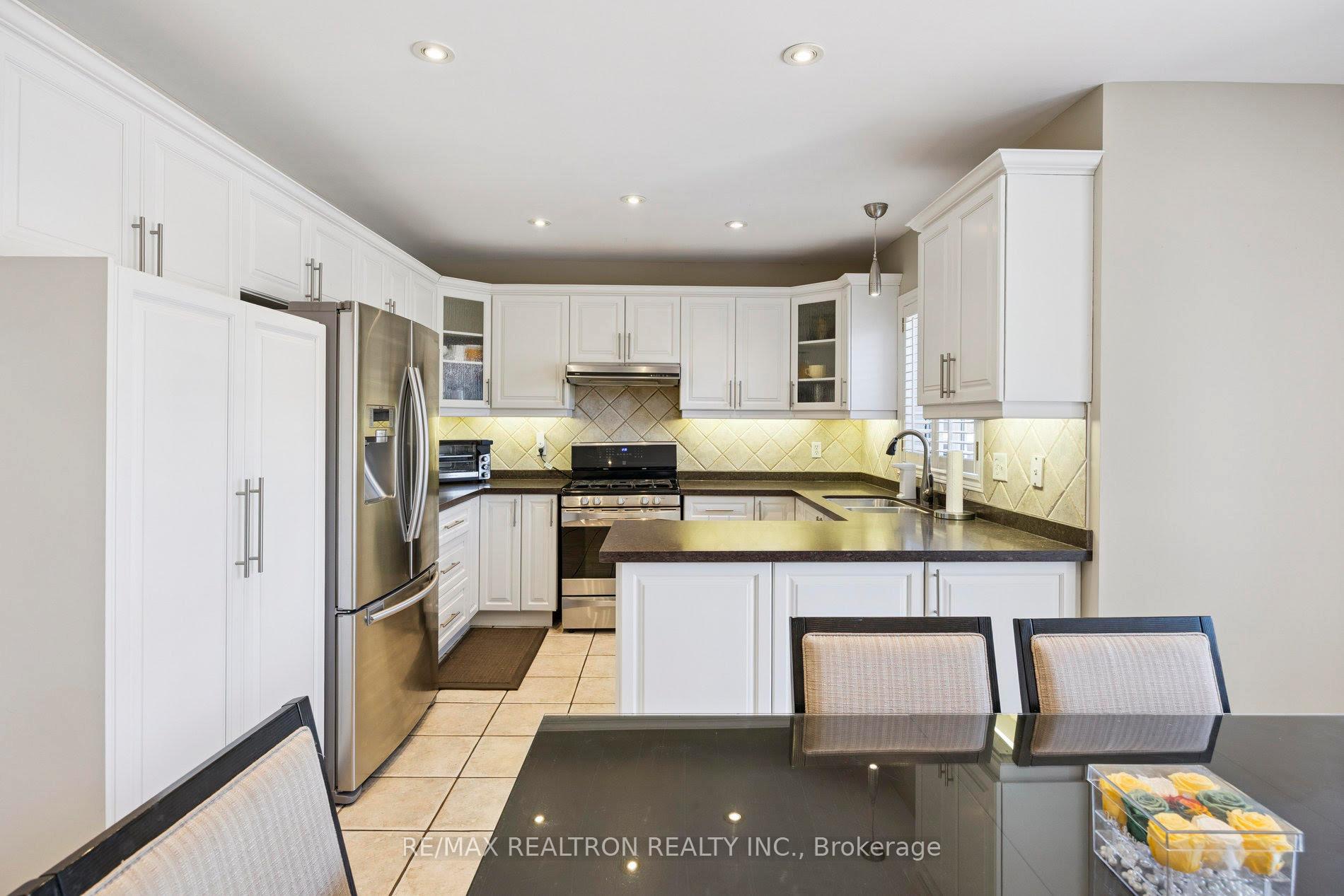 Photo 22 of 104 Preston Hill Crescent, Vaughan, Patterson — HOMEH