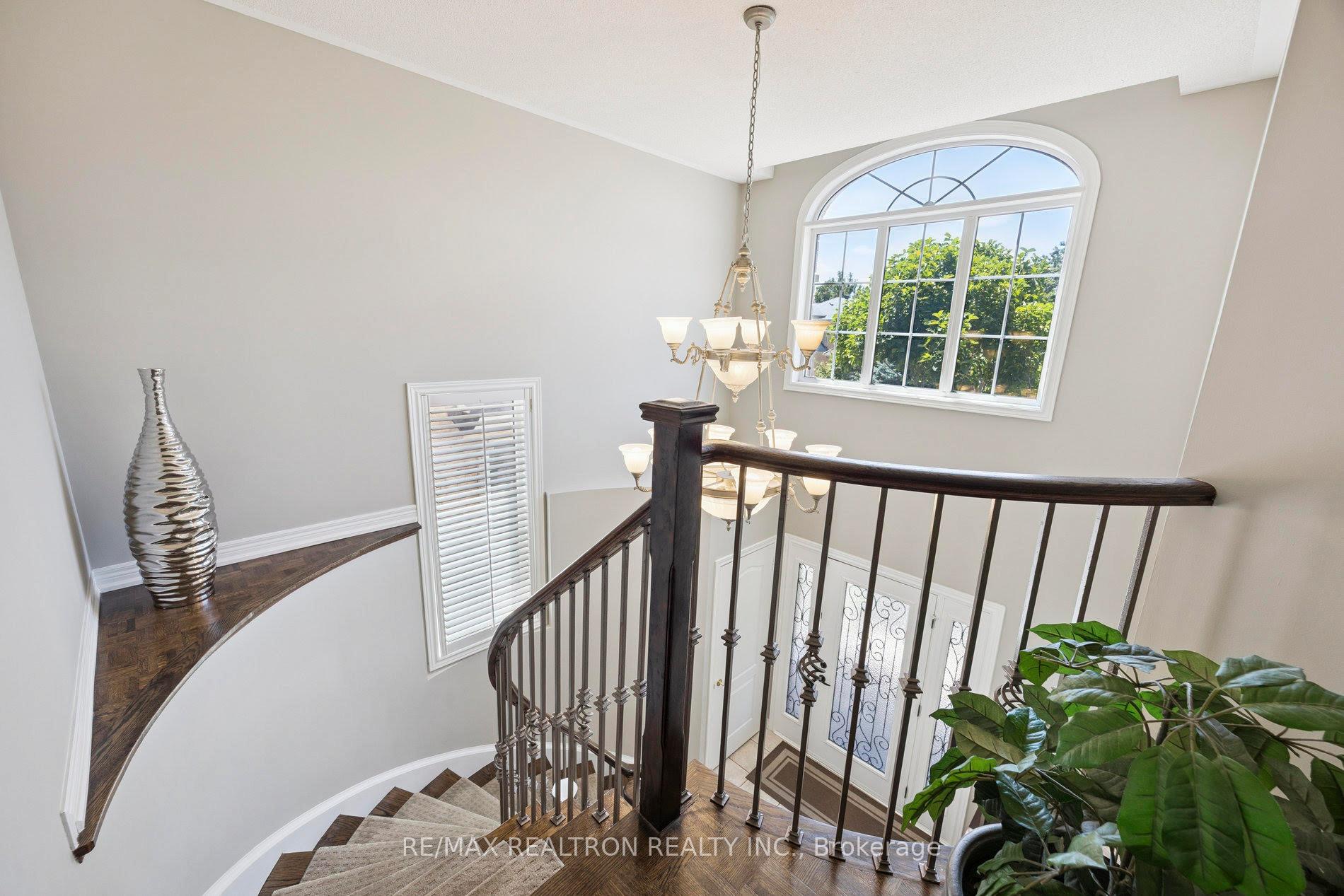 Photo 19 of 104 Preston Hill Crescent, Vaughan, Patterson — HOMEH