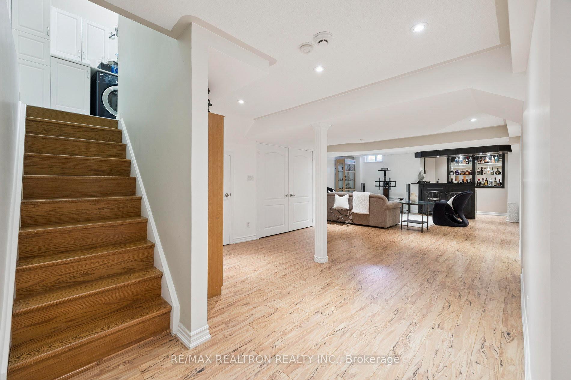 Photo 32 of 104 Preston Hill Crescent, Vaughan, Patterson — HOMEH