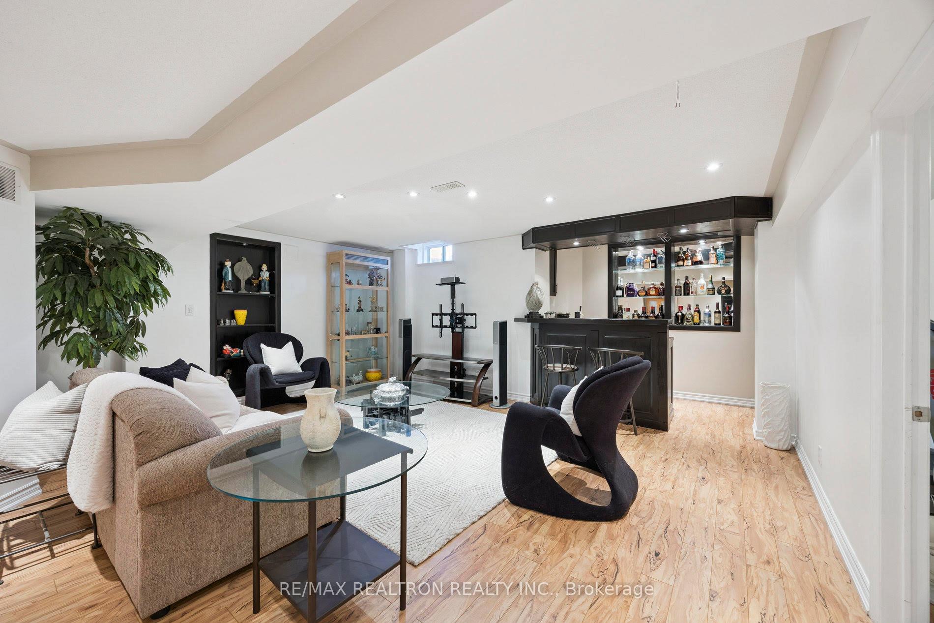 Photo 24 of 104 Preston Hill Crescent, Vaughan, Patterson — HOMEH