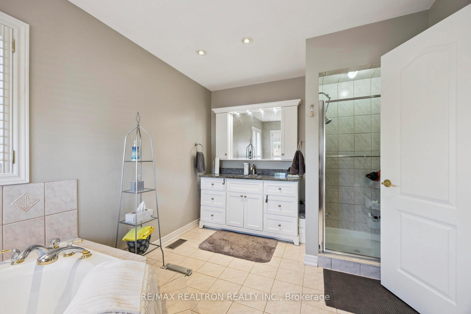 Photo 34 of 104 Preston Hill Crescent, Vaughan, Patterson — HOMEH