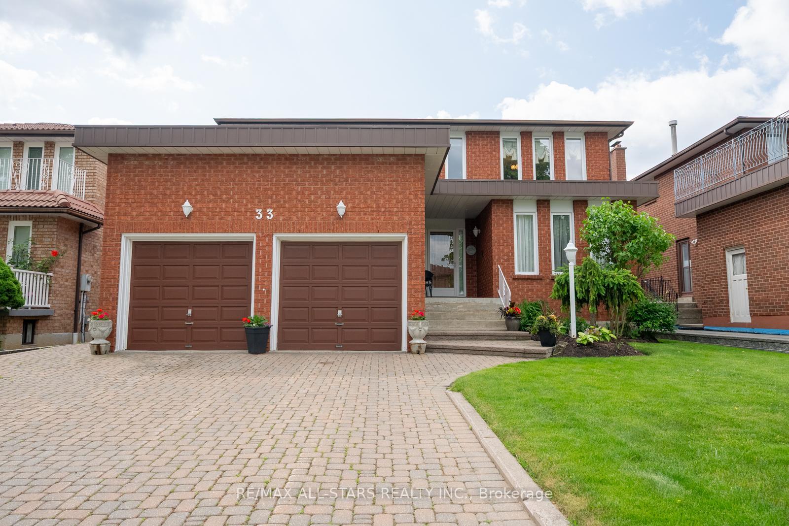 Photo 2 of 33 Dundee Crescent, Markham, Village Green-South Unionville — HOMEH