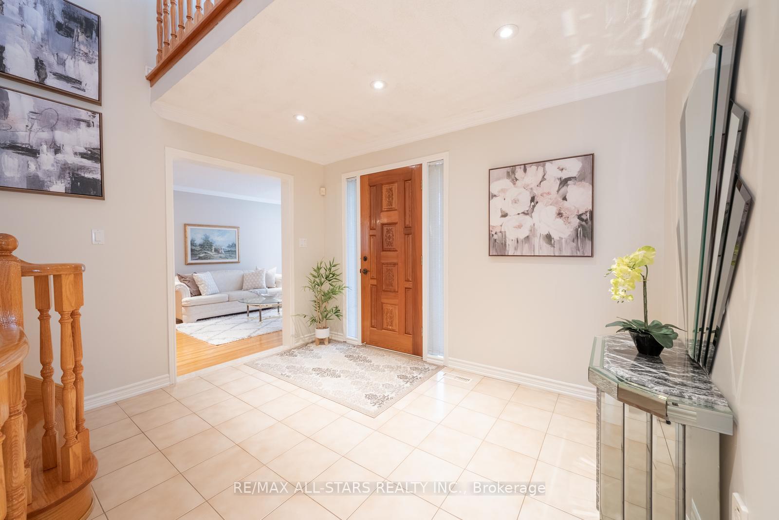 Photo 4 of 33 Dundee Crescent, Markham, Village Green-South Unionville — HOMEH