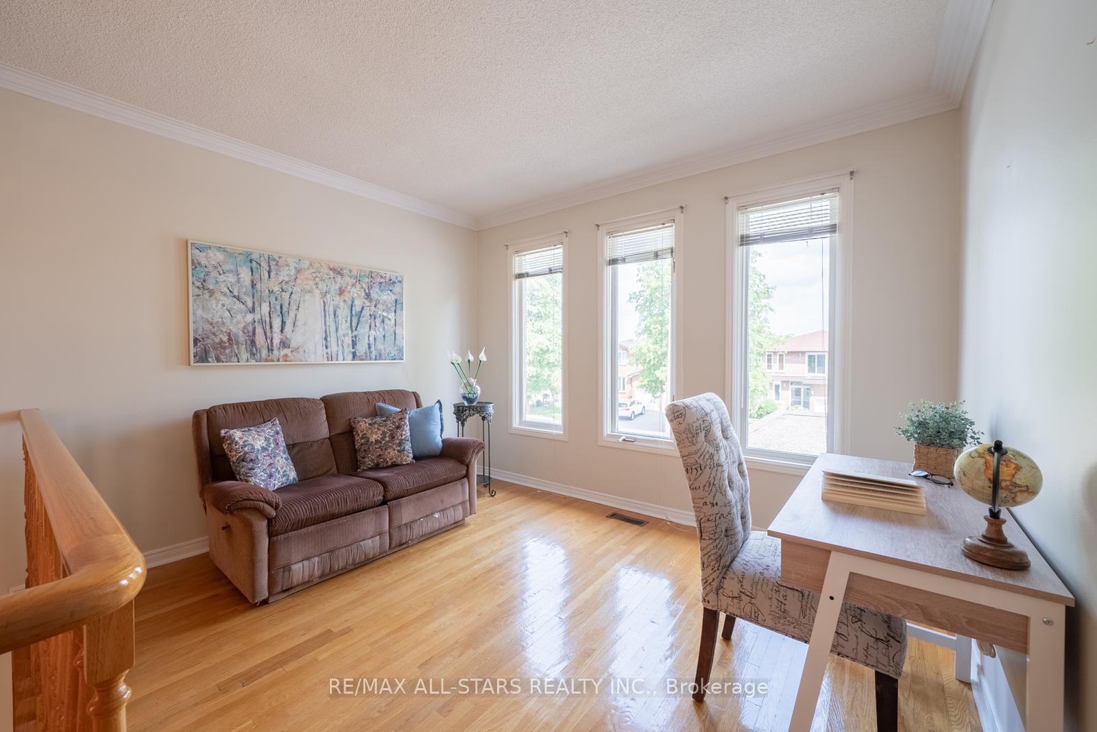 Photo 20 of 33 Dundee Crescent, Markham, Village Green-South Unionville — HOMEH