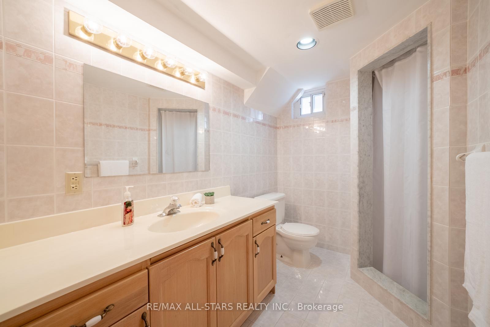 Photo 28 of 33 Dundee Crescent, Markham, Village Green-South Unionville — HOMEH