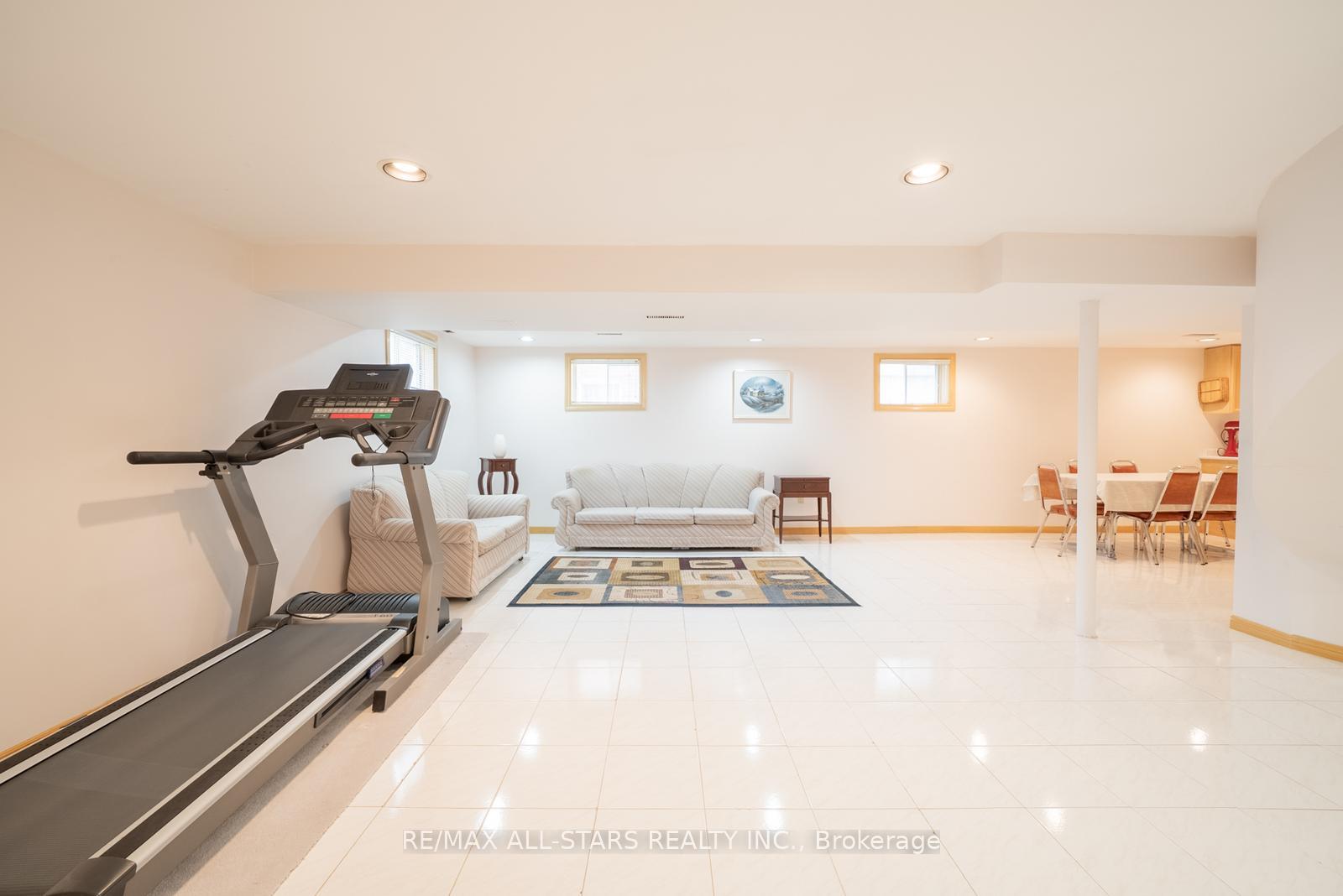 Photo 43 of 33 Dundee Crescent, Markham, Village Green-South Unionville — HOMEH