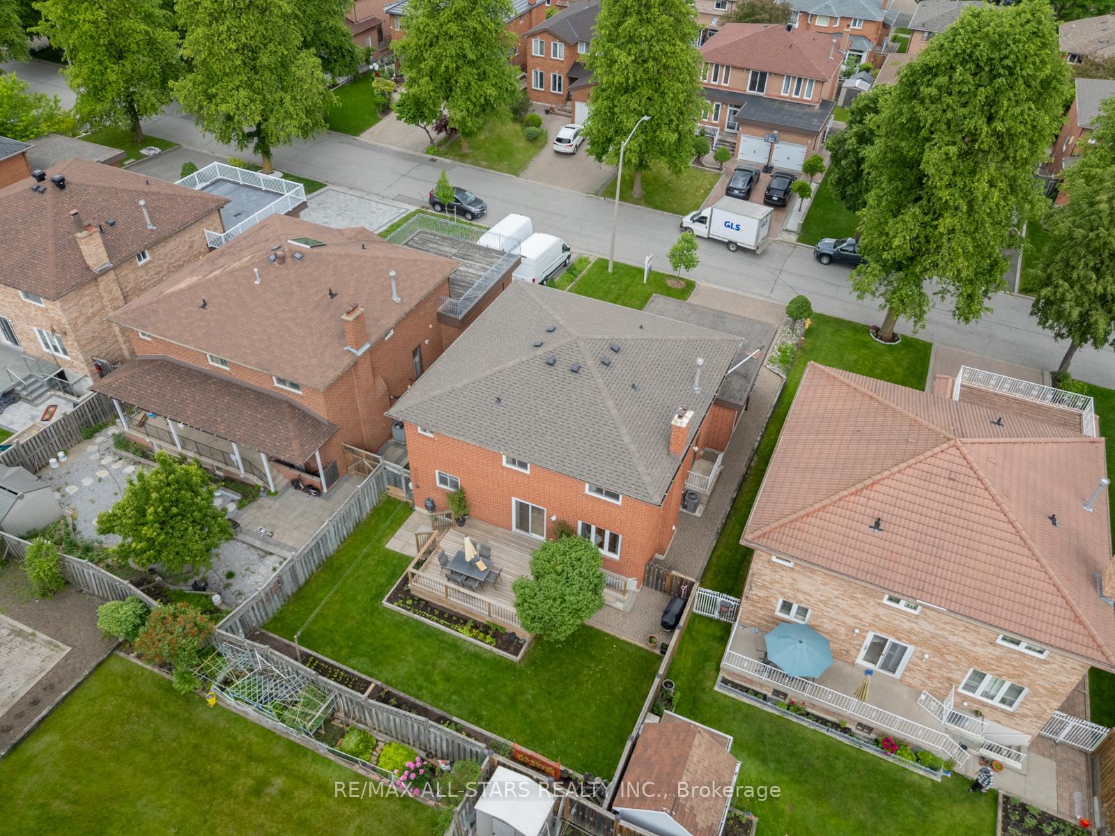 Photo 44 of 33 Dundee Crescent, Markham, Village Green-South Unionville — HOMEH