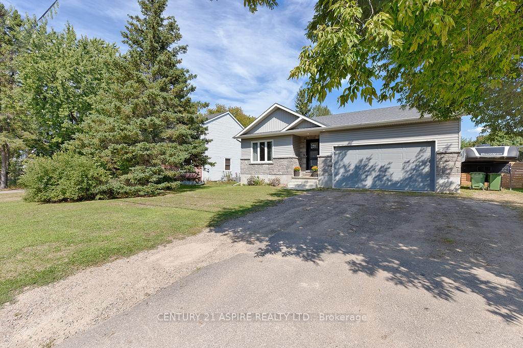 Photo 7 of 44 Doran Road, Petawawa — HOMEH