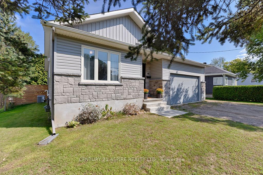 Photo 8 of 44 Doran Road, Petawawa — HOMEH