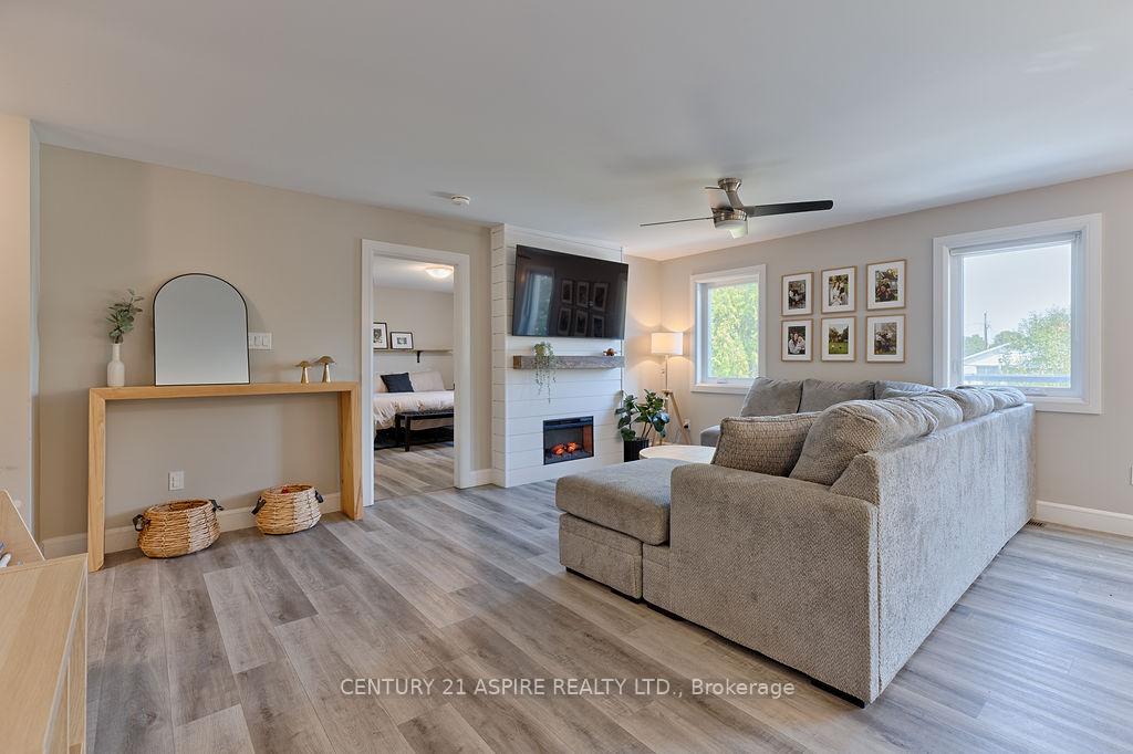 Photo 4 of 44 Doran Road, Petawawa — HOMEH