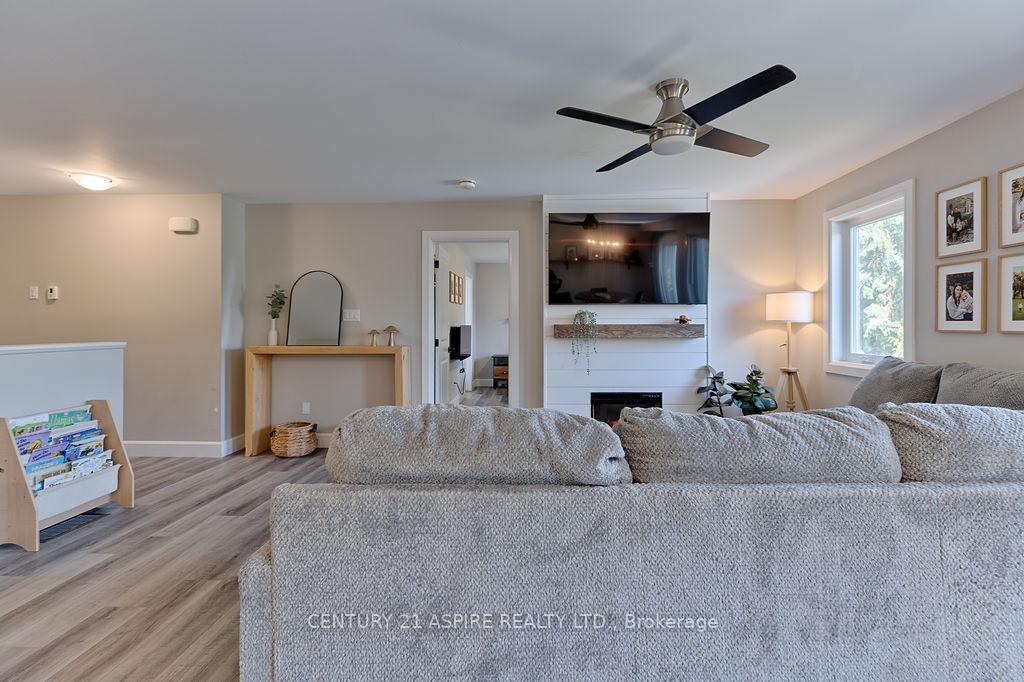 Photo 11 of 44 Doran Road, Petawawa — HOMEH