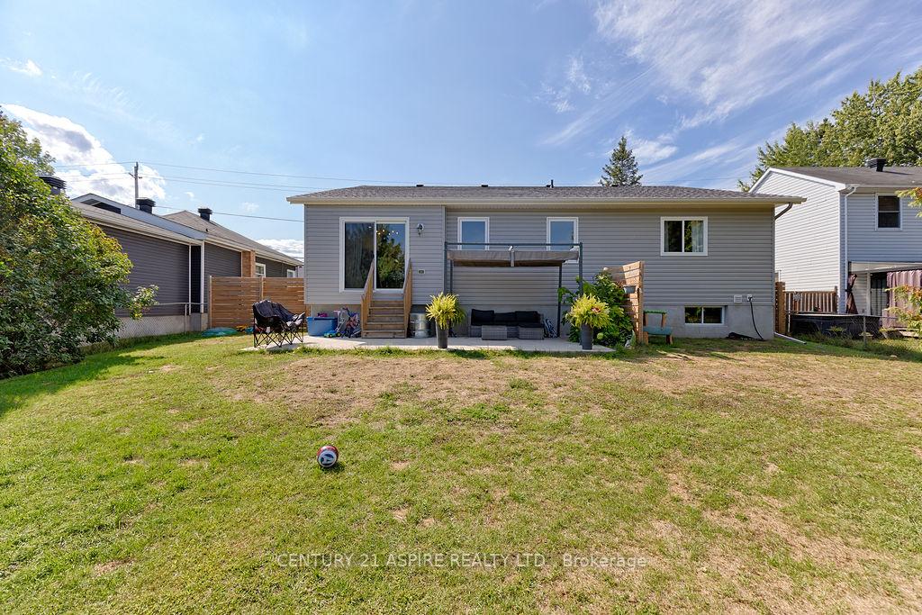 Photo 33 of 44 Doran Road, Petawawa — HOMEH