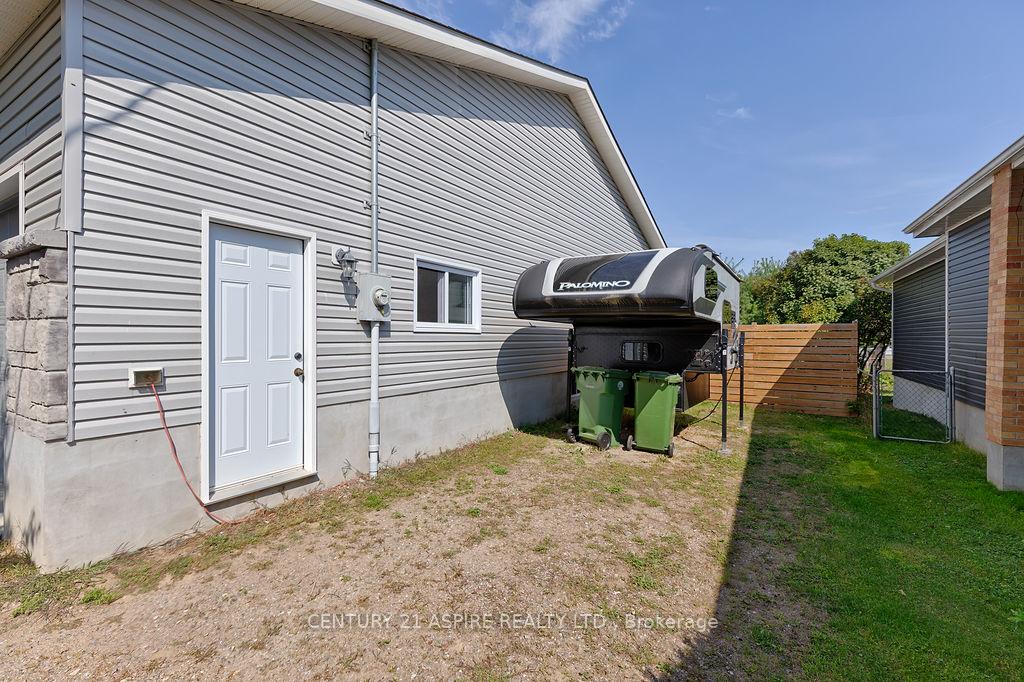 Photo 36 of 44 Doran Road, Petawawa — HOMEH