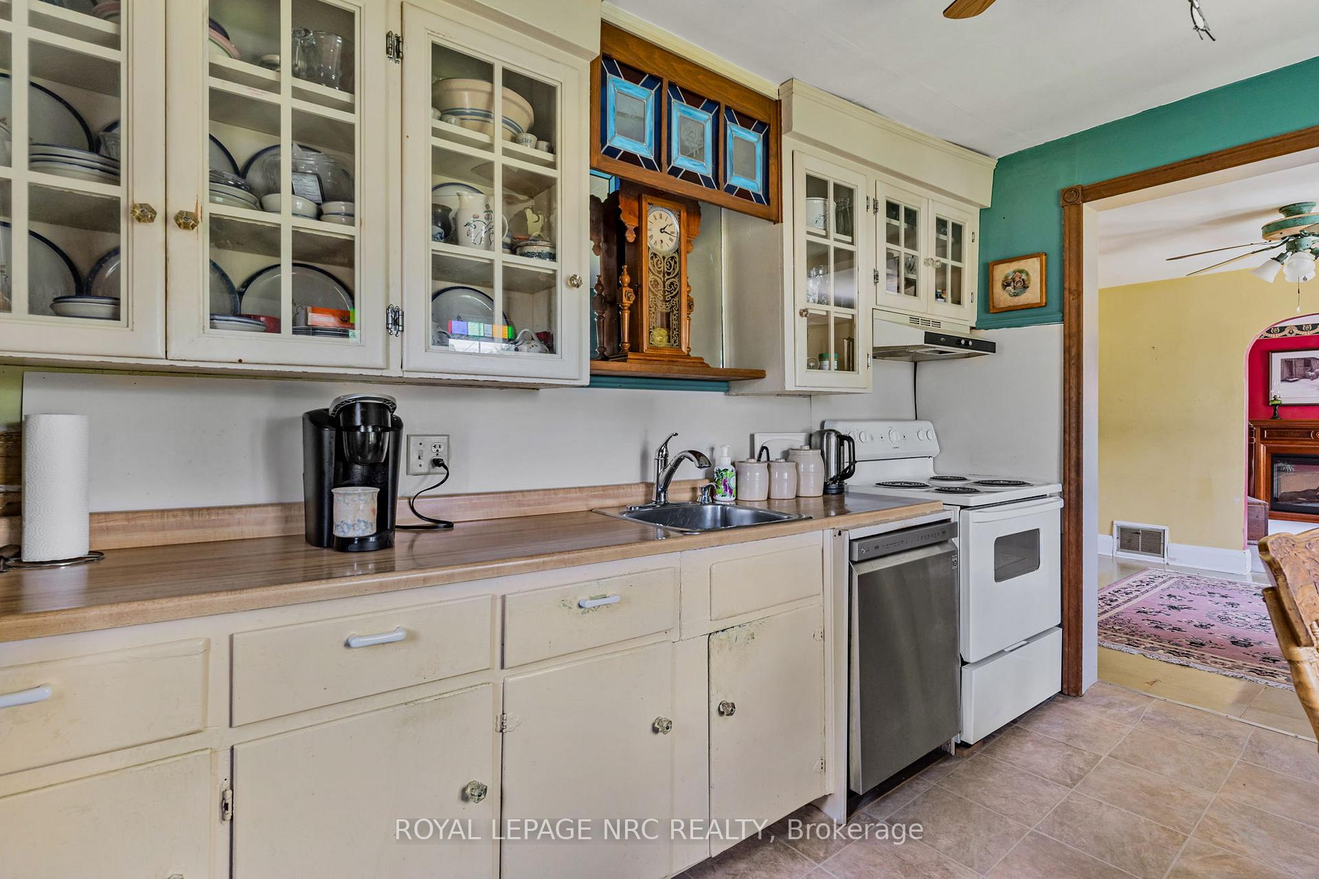 Photo 15 of 39 Wanda Road, St. Catharines, Burleigh Hill — HOMEH
