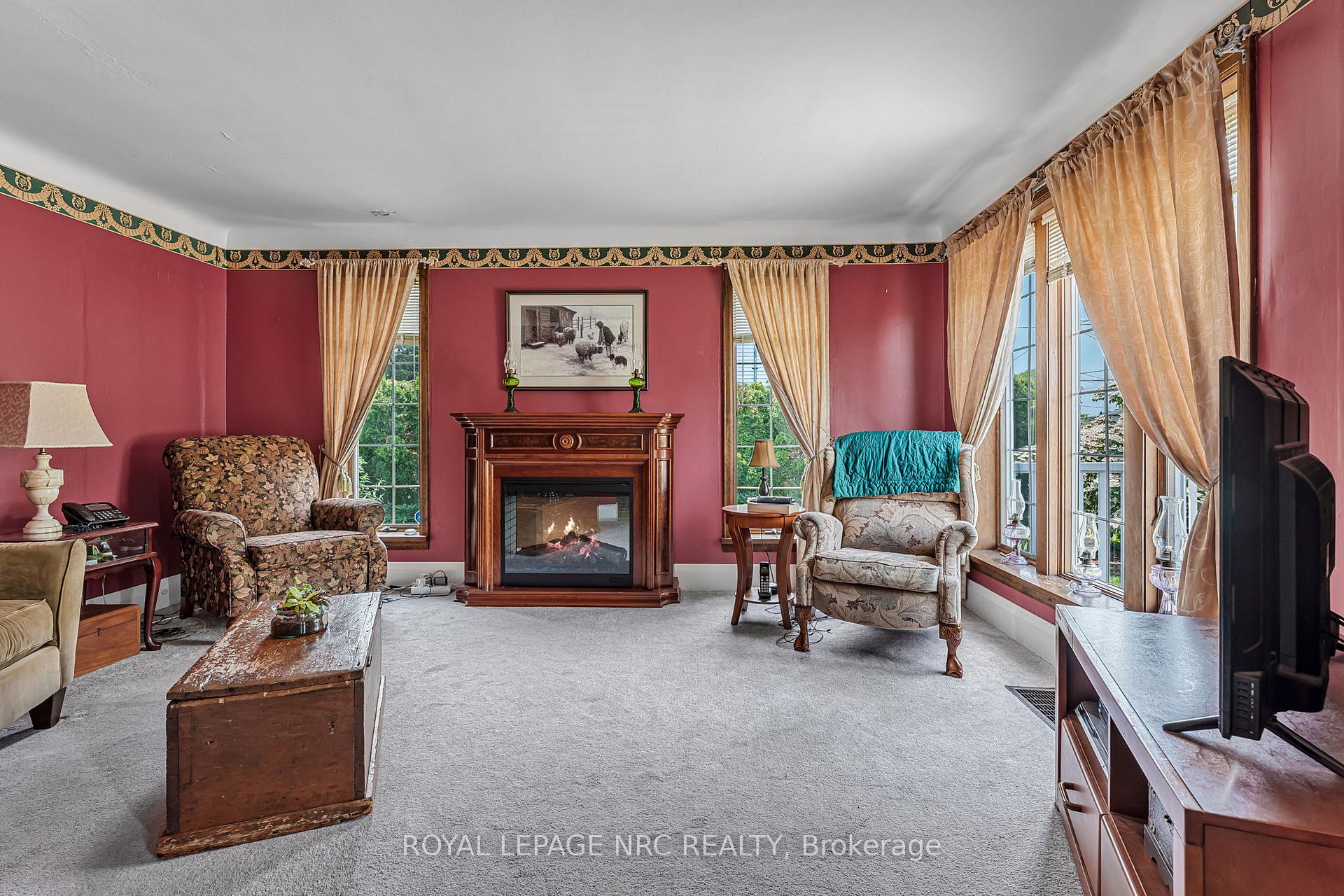 Photo 30 of 39 Wanda Road, St. Catharines, Burleigh Hill — HOMEH