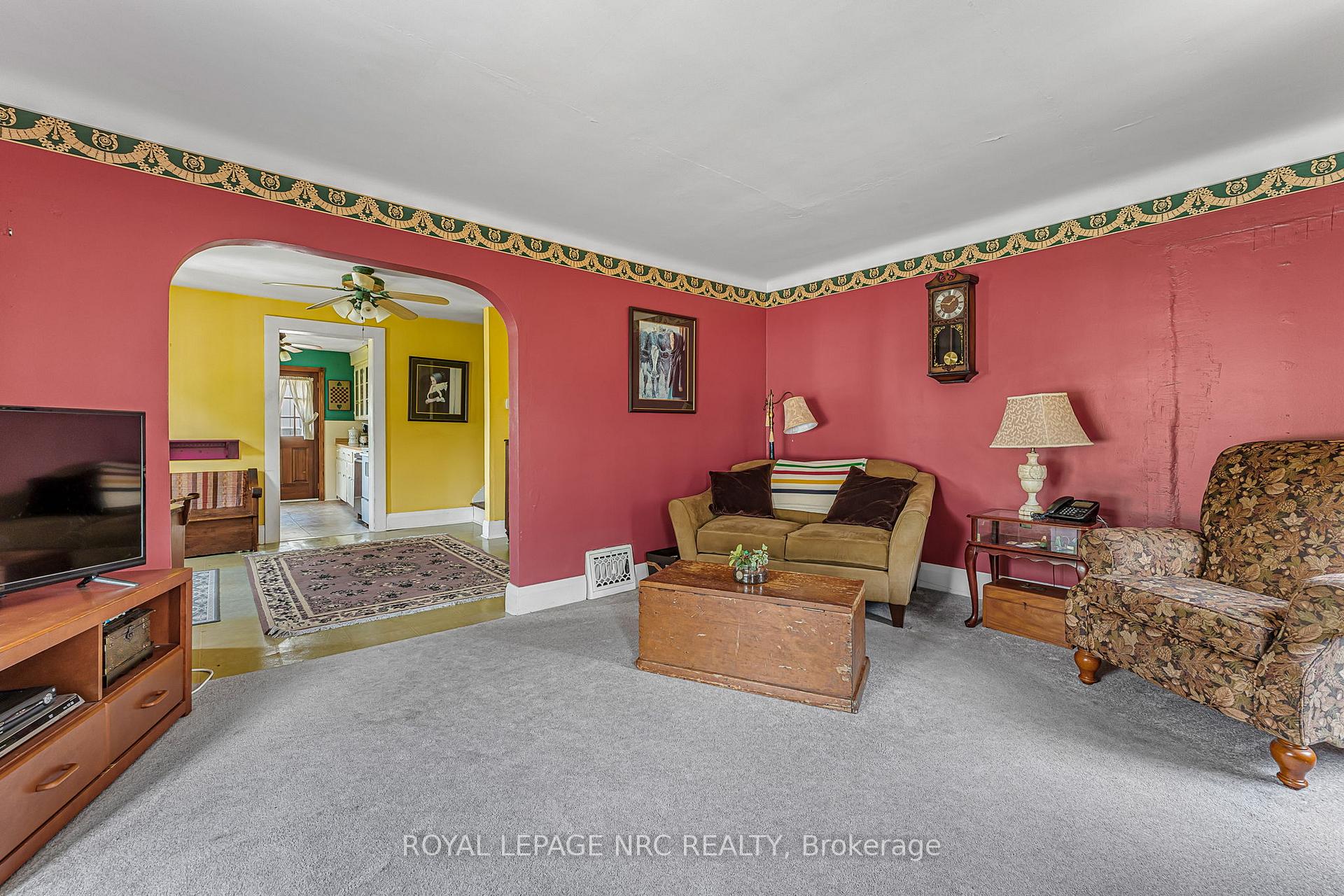 Photo 12 of 39 Wanda Road, St. Catharines, Burleigh Hill — HOMEH