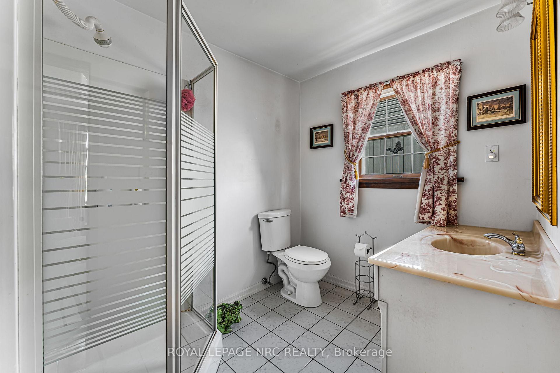 Photo 11 of 39 Wanda Road, St. Catharines, Burleigh Hill — HOMEH