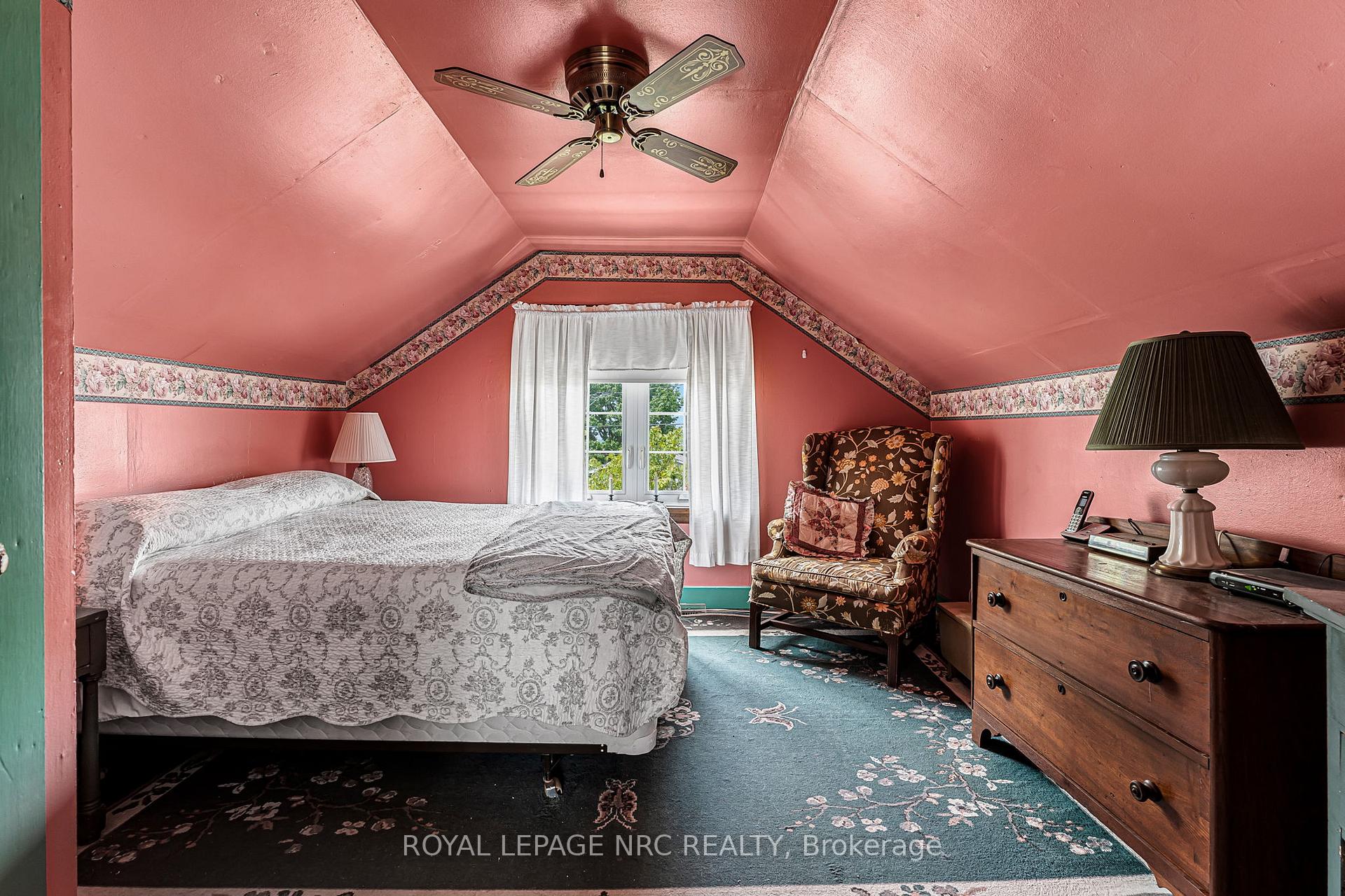 Photo 31 of 39 Wanda Road, St. Catharines, Burleigh Hill — HOMEH