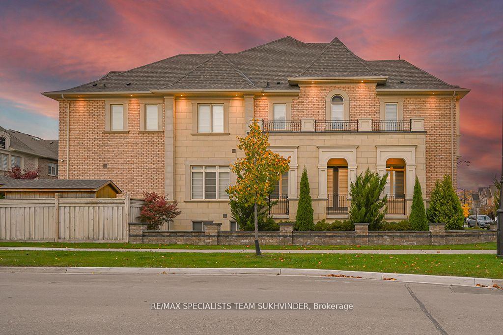 Photo 7 of 378 Woodgate Pines Drive, Vaughan, Kleinburg — HOMEH