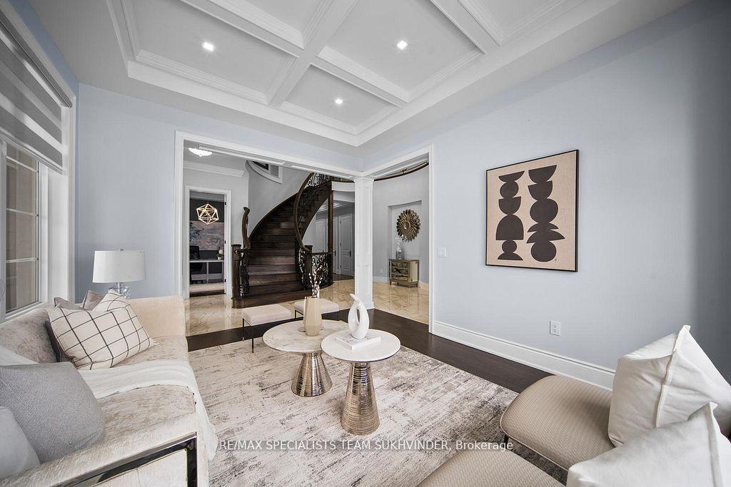 Photo 2 of 378 Woodgate Pines Drive, Vaughan, Kleinburg — HOMEH