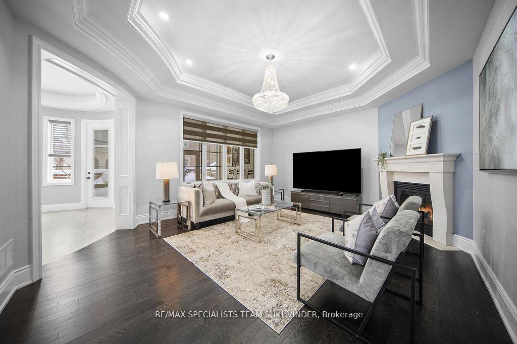 Photo 18 of 378 Woodgate Pines Drive, Vaughan, Kleinburg — HOMEH