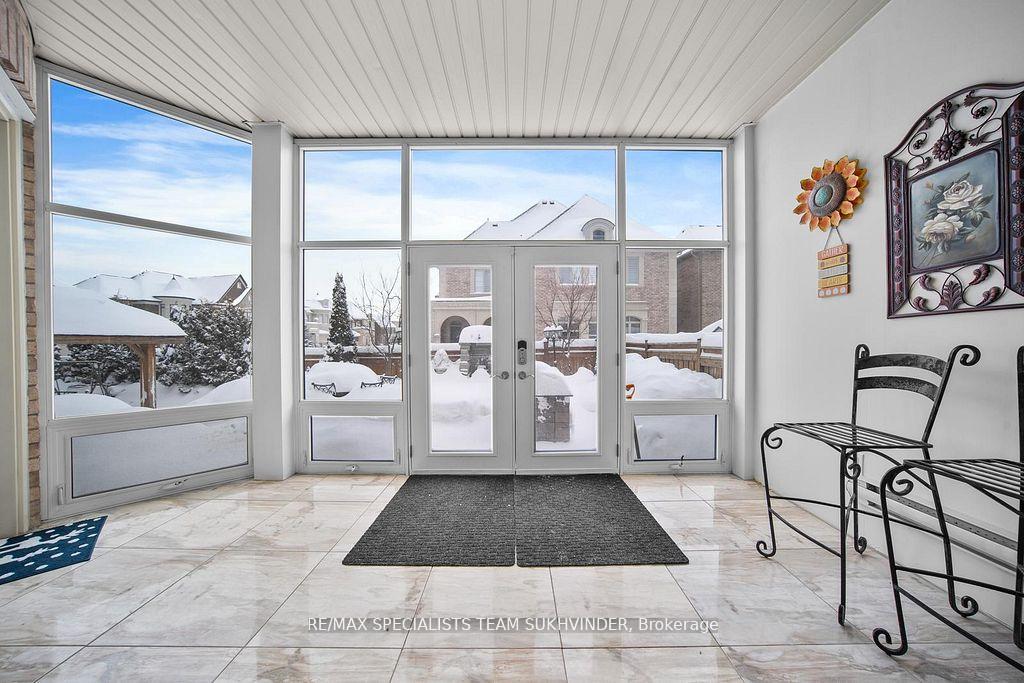 Photo 23 of 378 Woodgate Pines Drive, Vaughan, Kleinburg — HOMEH