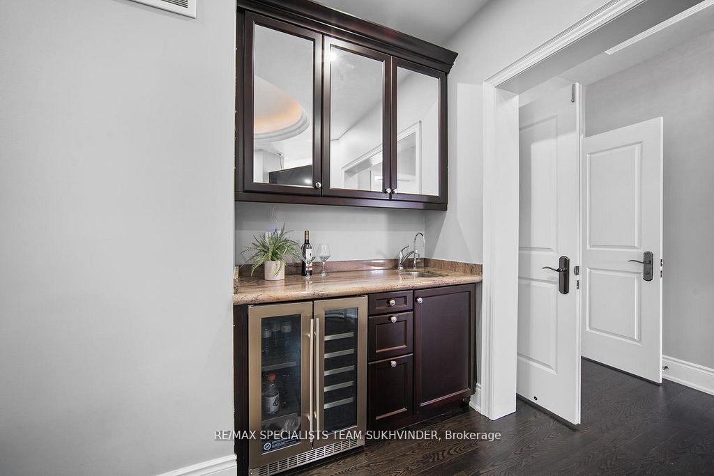 Photo 19 of 378 Woodgate Pines Drive, Vaughan, Kleinburg — HOMEH