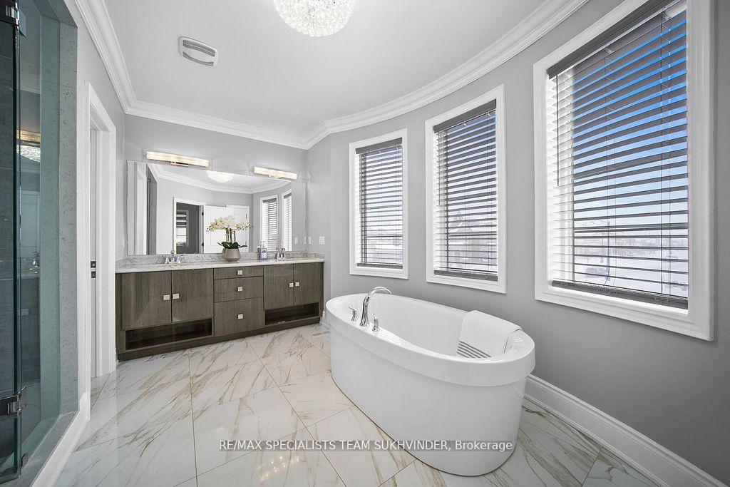 Photo 22 of 378 Woodgate Pines Drive, Vaughan, Kleinburg — HOMEH