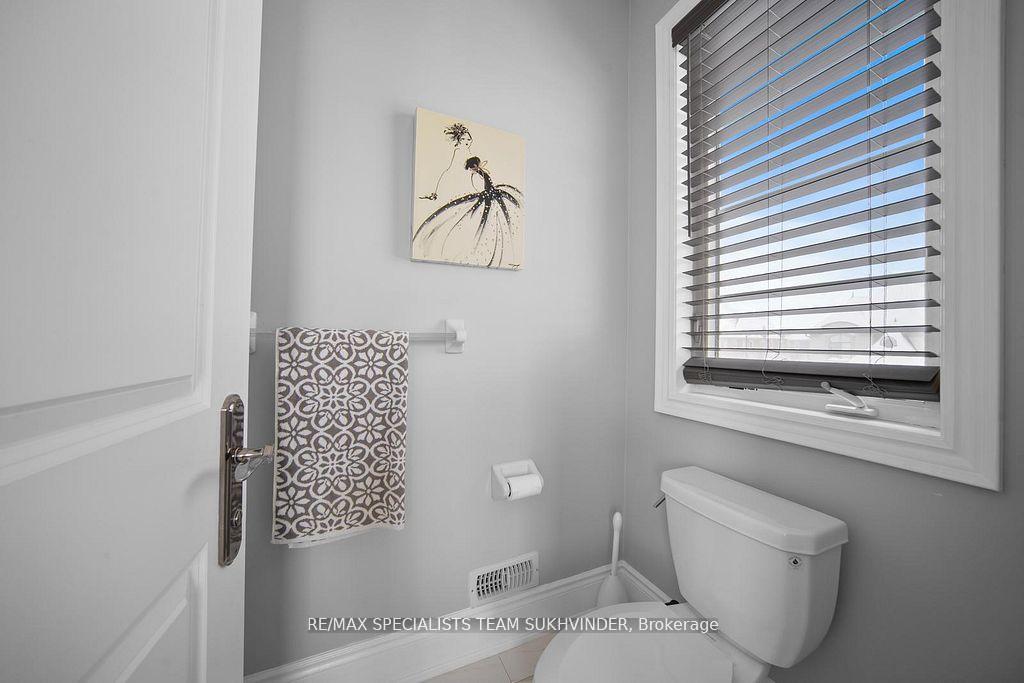 Photo 16 of 378 Woodgate Pines Drive, Vaughan, Kleinburg — HOMEH