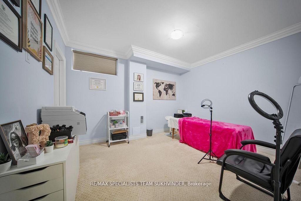 Photo 21 of 378 Woodgate Pines Drive, Vaughan, Kleinburg — HOMEH
