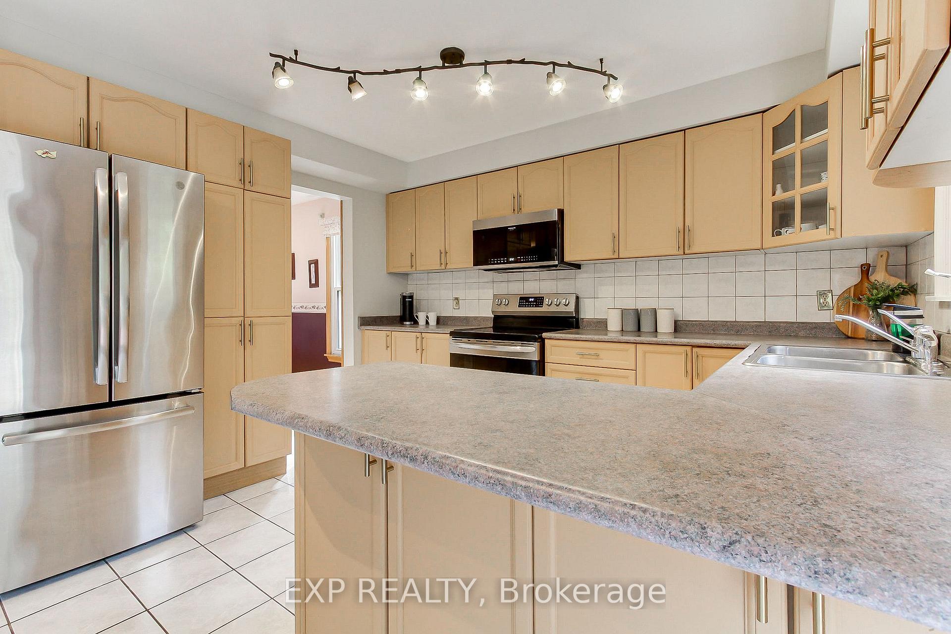 Photo 9 of 2 Nuttall Street, Brampton, Westgate — HOMEH