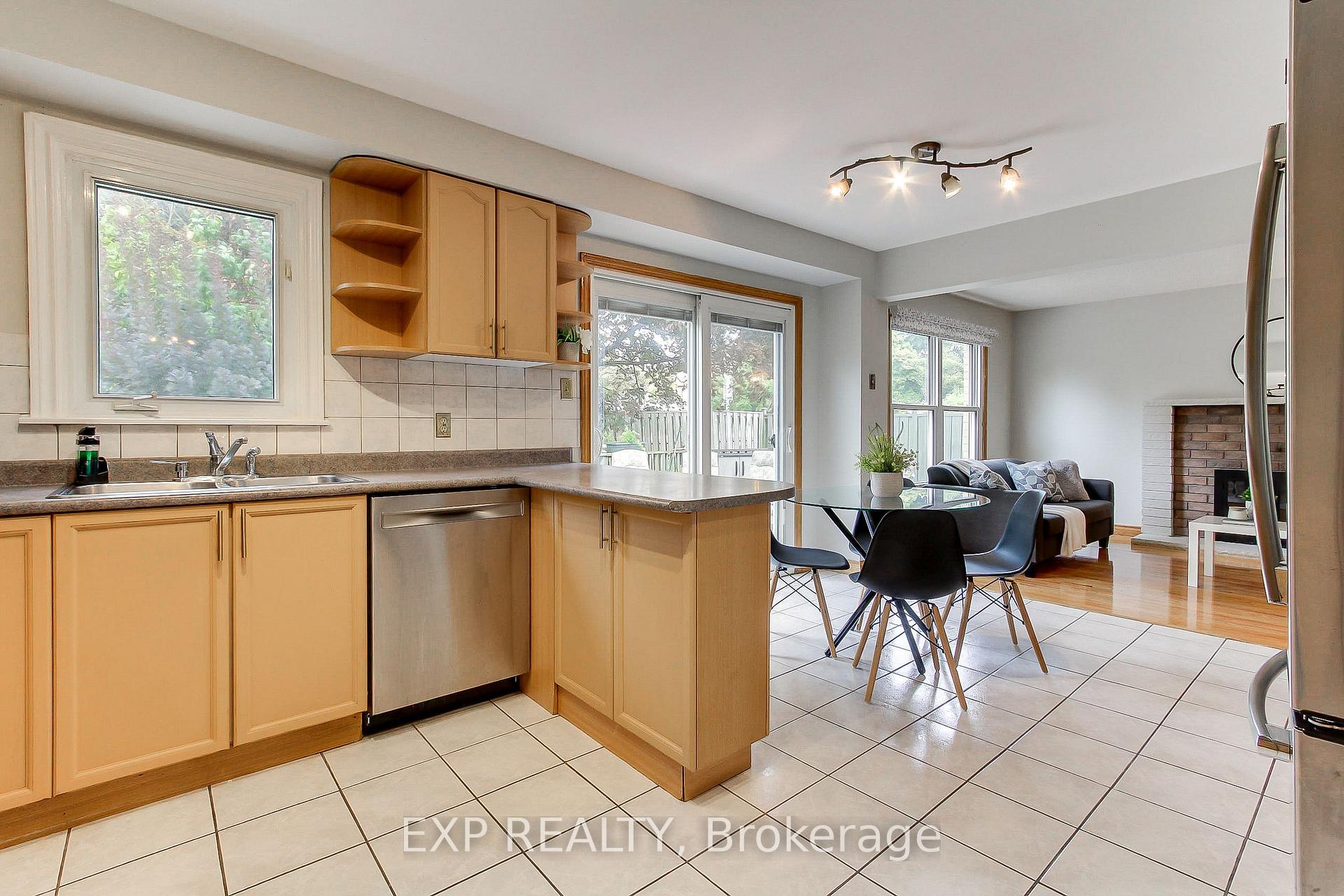 Photo 12 of 2 Nuttall Street, Brampton, Westgate — HOMEH