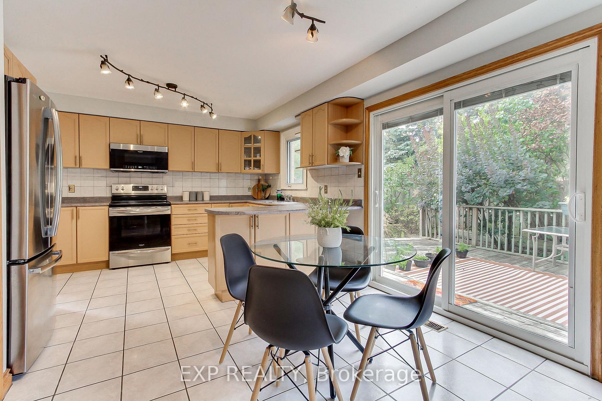 Photo 16 of 2 Nuttall Street, Brampton, Westgate — HOMEH