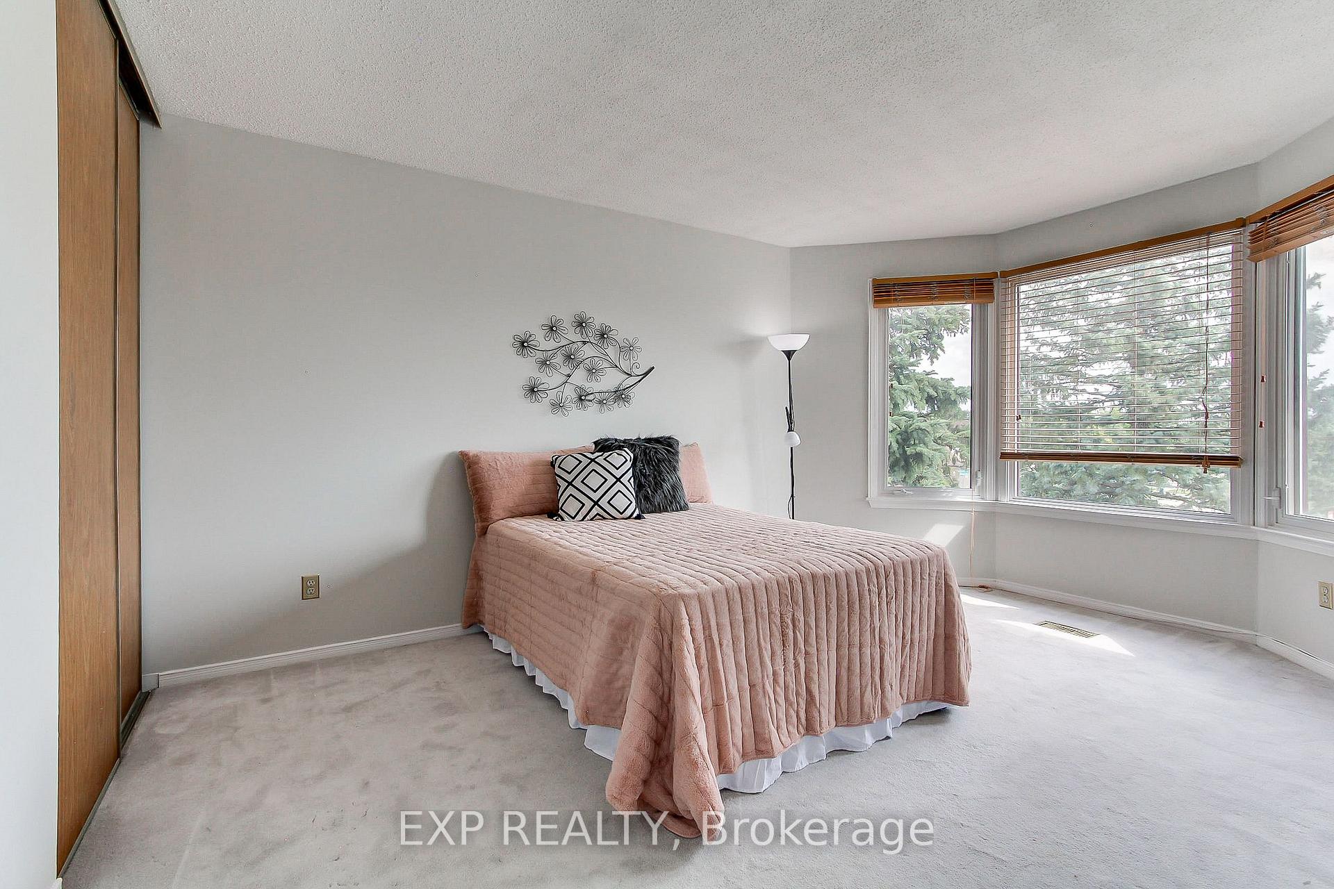 Photo 19 of 2 Nuttall Street, Brampton, Westgate — HOMEH