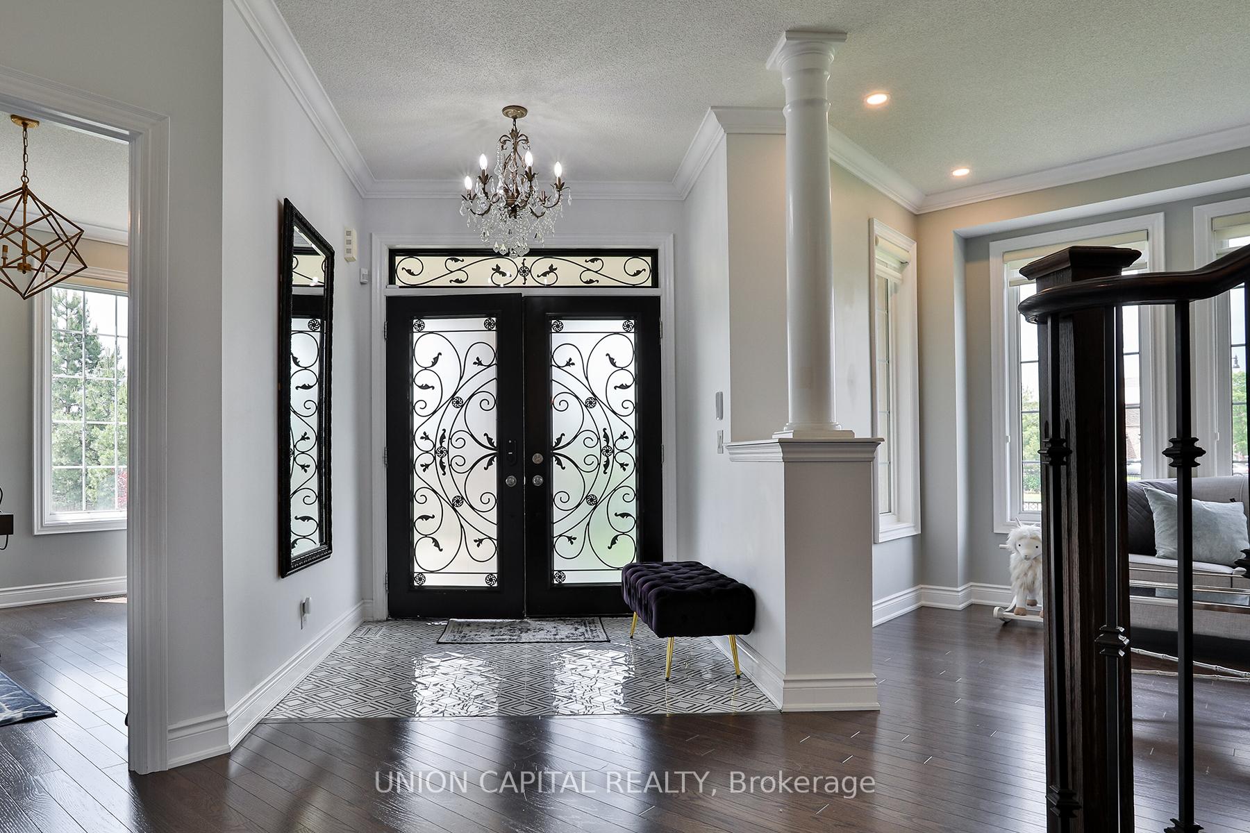 Photo 5 of 36 Lampman Crescent, Brampton, Credit Valley — HOMEH