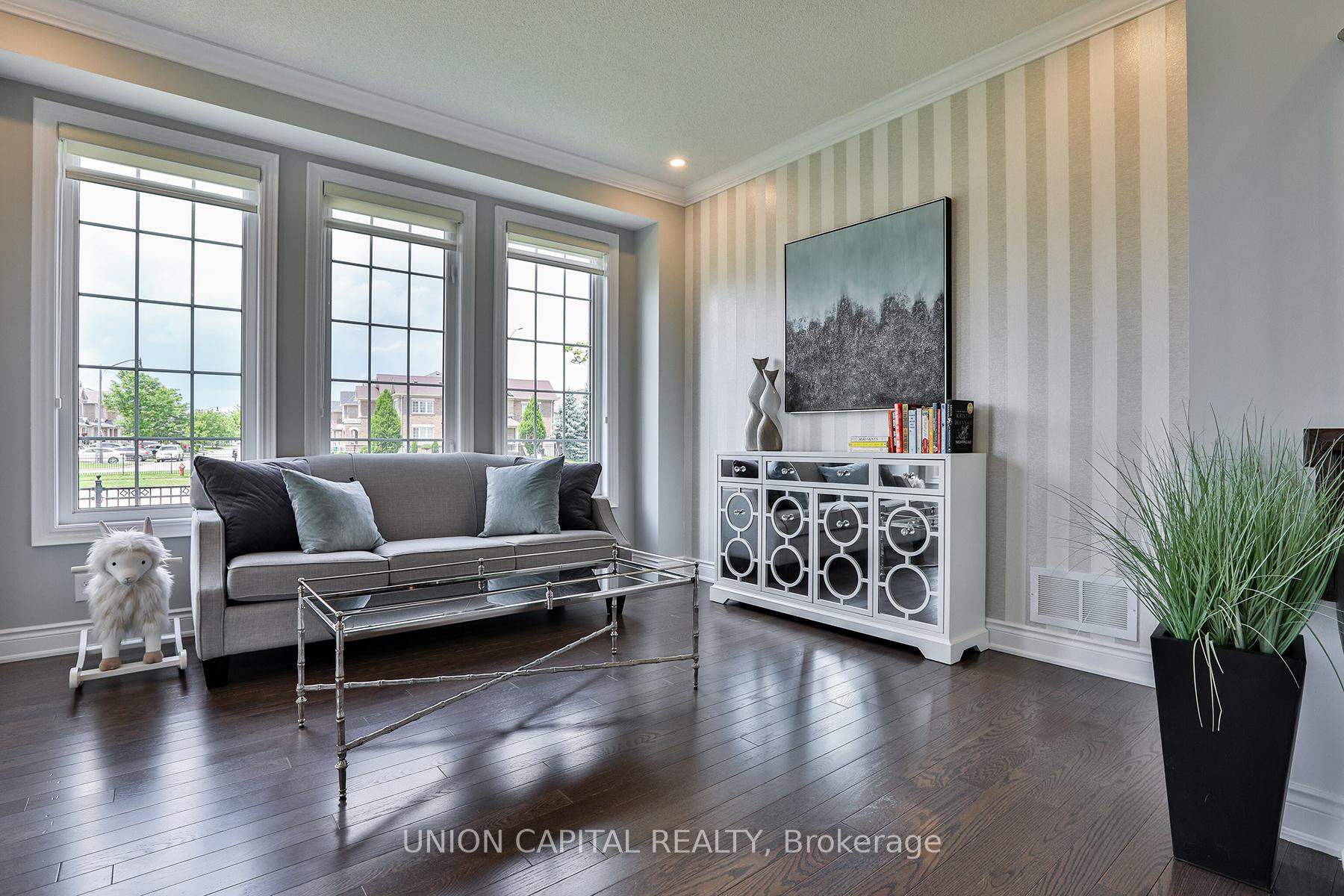 Photo 7 of 36 Lampman Crescent, Brampton, Credit Valley — HOMEH