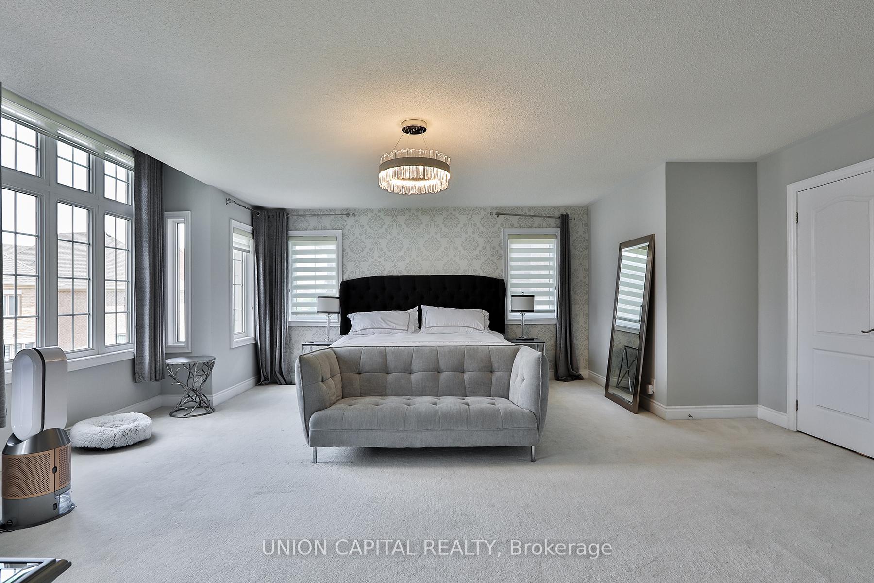 Photo 31 of 36 Lampman Crescent, Brampton, Credit Valley — HOMEH