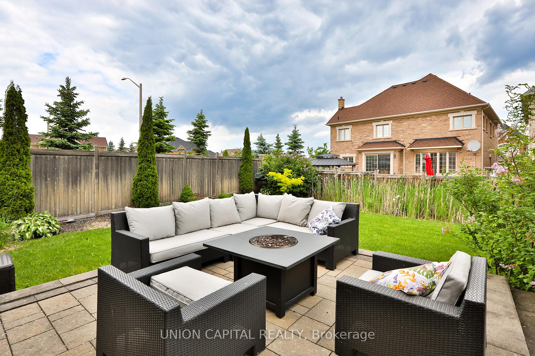Photo 42 of 36 Lampman Crescent, Brampton, Credit Valley — HOMEH