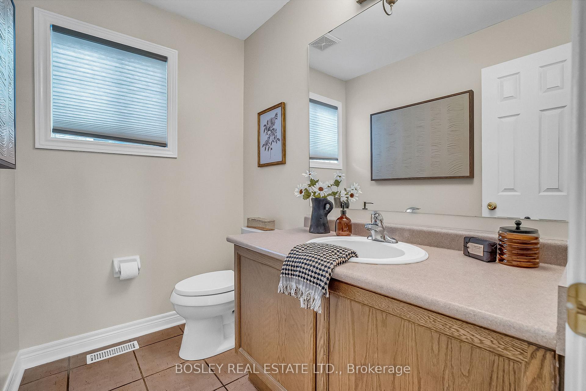 Photo 5 of 29 Mortimer Crescent, Ajax, Central West — HOMEH
