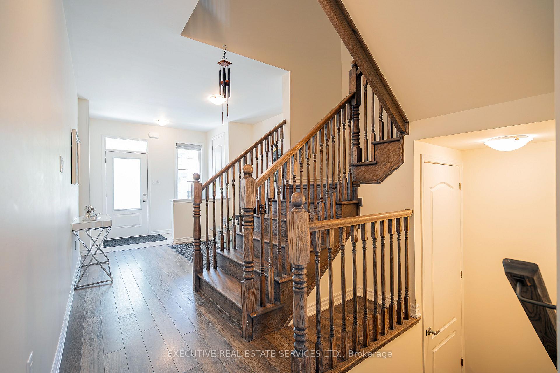 Photo 3 of 55 Callandar Road, Brampton, Northwest Brampton — HOMEH