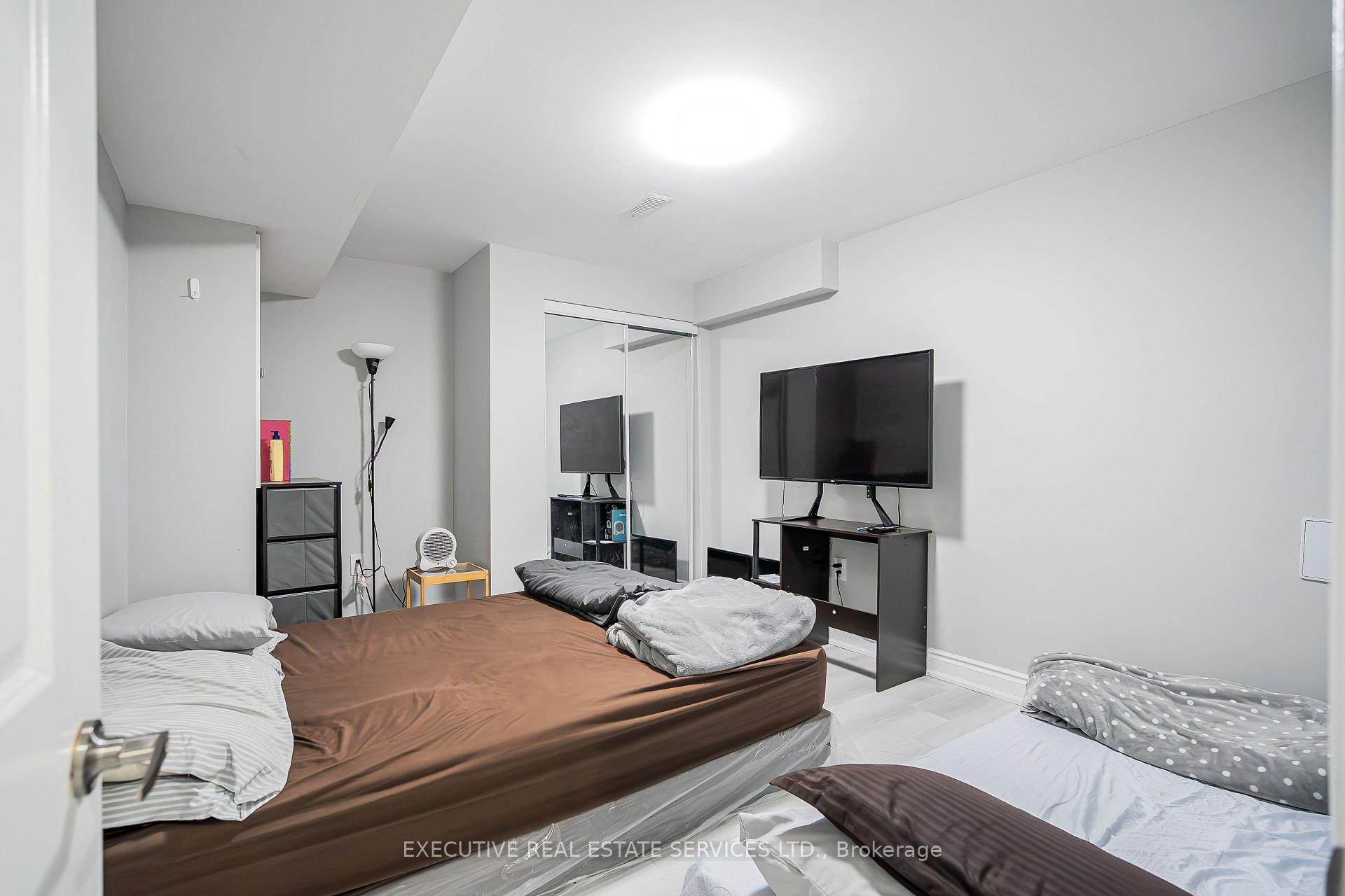 Photo 33 of 55 Callandar Road, Brampton, Northwest Brampton — HOMEH
