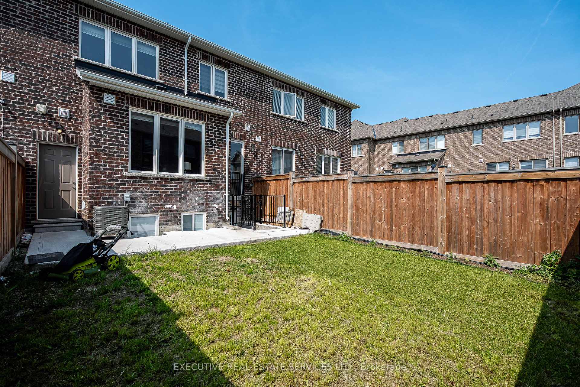 Photo 39 of 55 Callandar Road, Brampton, Northwest Brampton — HOMEH
