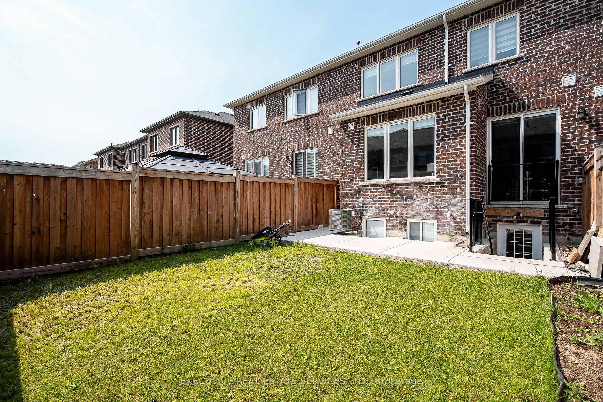 Photo 42 of 55 Callandar Road, Brampton, Northwest Brampton — HOMEH
