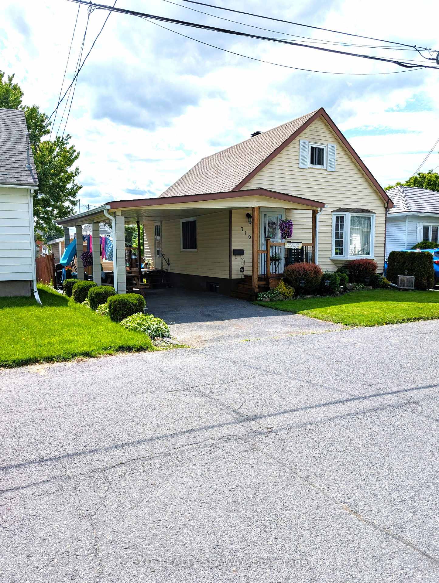 Photo 5 of 710 Killarney Avenue, Cornwall — HOMEH